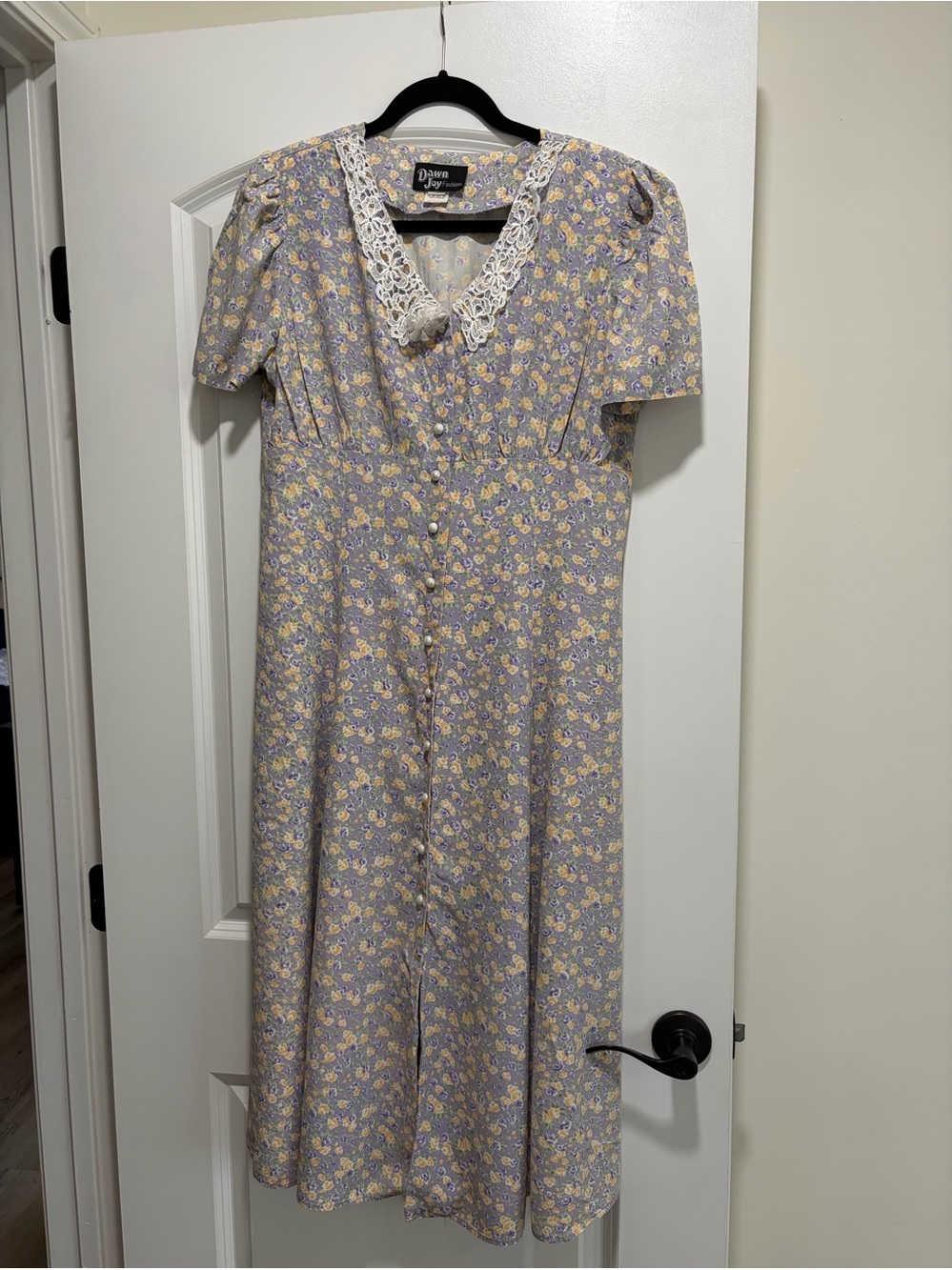 Vintage 90s Dawn Joy Fashions Floral Cottagecore Midi Dress with Lace Collar.
